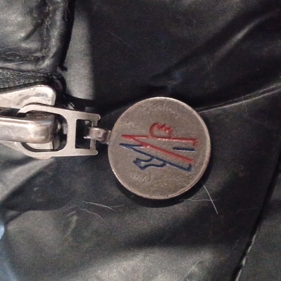 Moncler women's medium vest - Picture 10 of 11